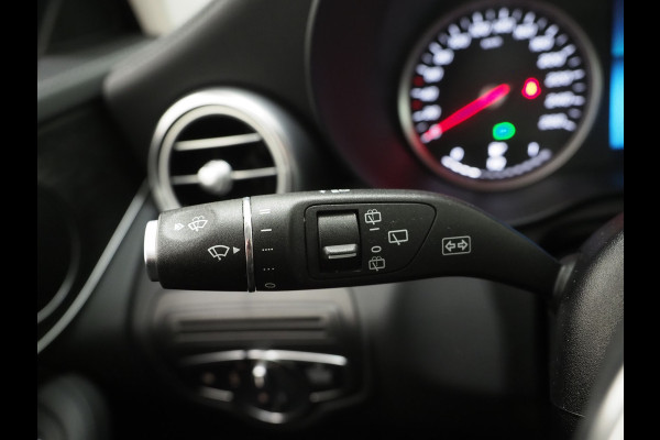 Mercedes-Benz GLC 300e 4MATIC Night Black | Stoelverwarming | Cruise | LED | PDC | Carplay | Climate