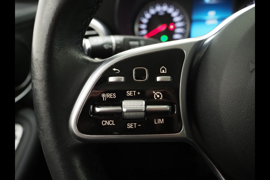 Mercedes-Benz GLC 300e 4MATIC Night Black | Stoelverwarming | Cruise | LED | PDC | Carplay | Climate