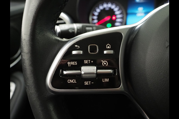 Mercedes-Benz GLC 300e 4MATIC Night Black | Stoelverwarming | Cruise | LED | PDC | Carplay | Climate