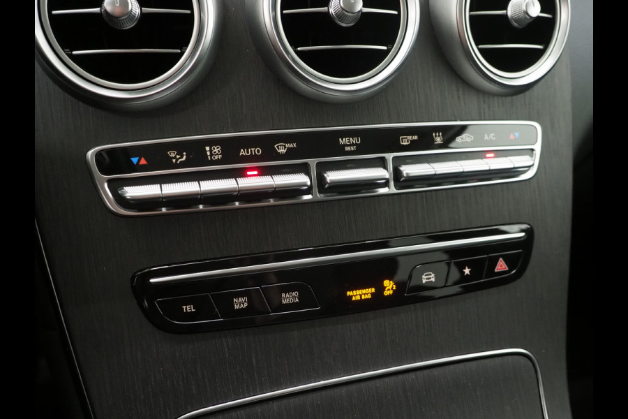 Mercedes-Benz GLC 300e 4MATIC Night Black | Stoelverwarming | Cruise | LED | PDC | Carplay | Climate