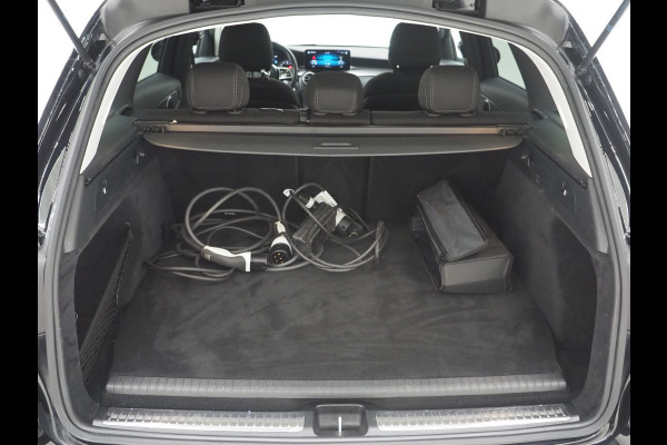 Mercedes-Benz GLC 300e 4MATIC Night Black | Stoelverwarming | Cruise | LED | PDC | Carplay | Climate