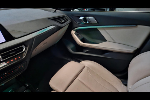 BMW 220i Gran Coupé High Executive | M-pakket | Pano | Head-Up | Harman Kardon | Camera