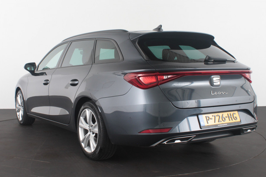Seat Leon Sportstourer 1.5 TSI FR Business > 131pk/Winterpakket/Matrix-LED/17inch/Magnetic Tech Grey/Parkeersensor voor en achter