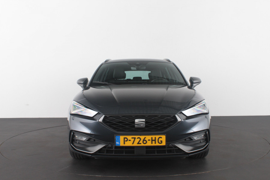 Seat Leon Sportstourer 1.5 TSI FR Business > 131pk/Winterpakket/Matrix-LED/17inch/Magnetic Tech Grey/Parkeersensor voor en achter