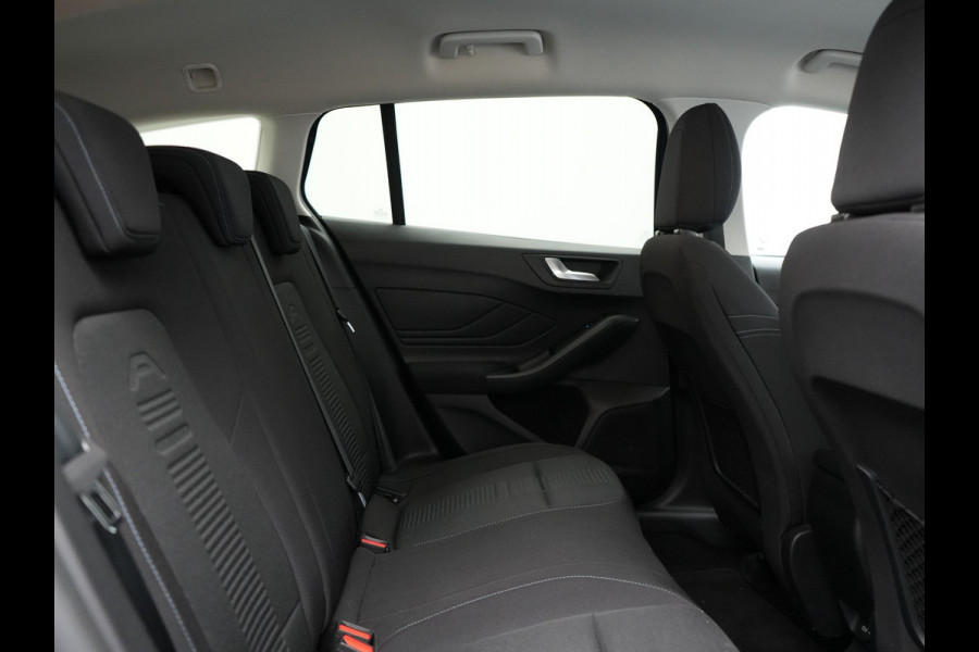 Ford FOCUS Wagon 1.0 EcoBoost Titanium Activa Automaat 126pk | Trekhaak Afn. | Cruise Control | Sportstoelen | Apple Carplay | Navigatie | DAB | Lane Assist |  17" L.M |