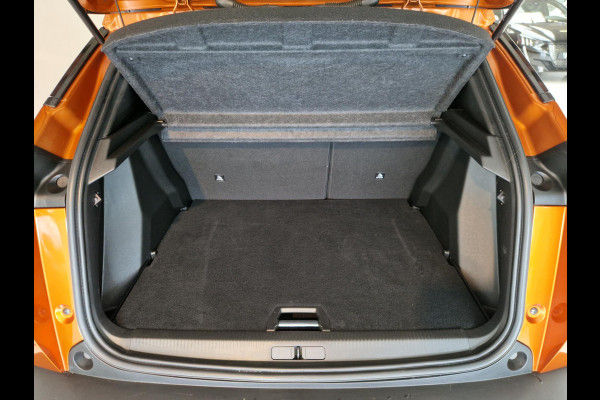 Peugeot e-2008 EV Allure Pack 50 kWh SOH 99,6% | 3-Fase 11 kWh |  Stoelverwarming | Advanced Grip Control | Apple Carplay/Android Auto | Achteruitrijcamera | Cruise Control |
