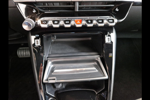 Peugeot e-2008 EV Allure Pack 50 kWh SOH 99,6% | 3-Fase 11 kWh |  Stoelverwarming | Advanced Grip Control | Apple Carplay/Android Auto | Achteruitrijcamera | Cruise Control |