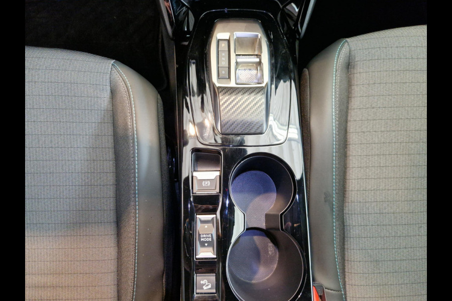 Peugeot e-2008 EV Allure Pack 50 kWh SOH 99,6% | 3-Fase 11 kWh |  Stoelverwarming | Advanced Grip Control | Apple Carplay/Android Auto | Achteruitrijcamera | Cruise Control |