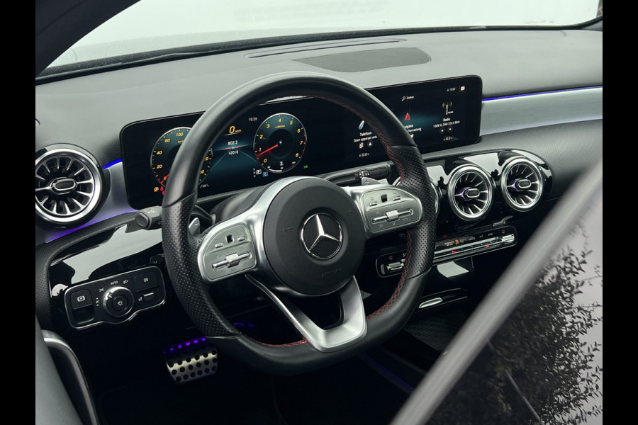 Mercedes-Benz A-Klasse 250 AMG-Line | Pano | LED Matrix | Night Pakket | Camera