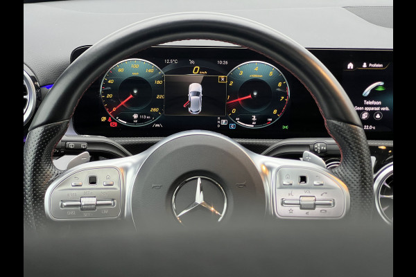 Mercedes-Benz A-Klasse 250 AMG-Line | Pano | LED Matrix | Night Pakket | Camera