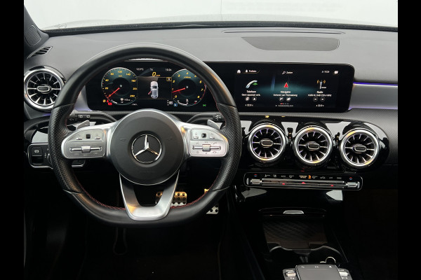 Mercedes-Benz A-Klasse 250 AMG-Line | Pano | LED Matrix | Night Pakket | Camera