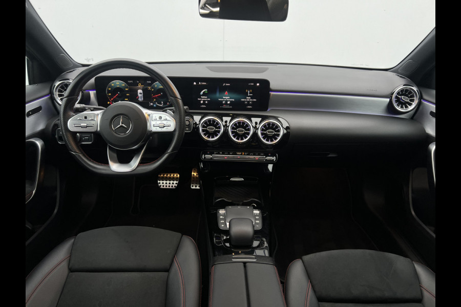 Mercedes-Benz A-Klasse 250 AMG-Line | Pano | LED Matrix | Night Pakket | Camera