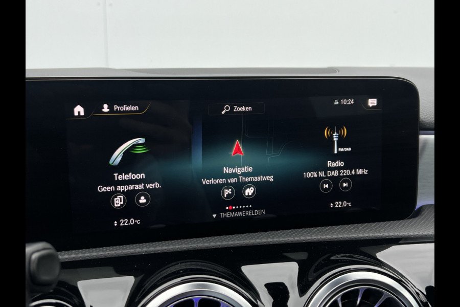 Mercedes-Benz A-Klasse 250 AMG-Line | Pano | LED Matrix | Night Pakket | Camera