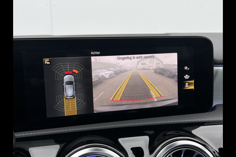 Mercedes-Benz A-Klasse 250 AMG-Line | Pano | LED Matrix | Night Pakket | Camera