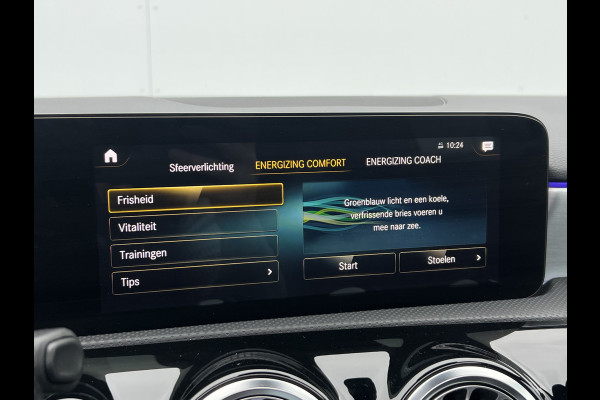 Mercedes-Benz A-Klasse 250 AMG-Line | Pano | LED Matrix | Night Pakket | Camera