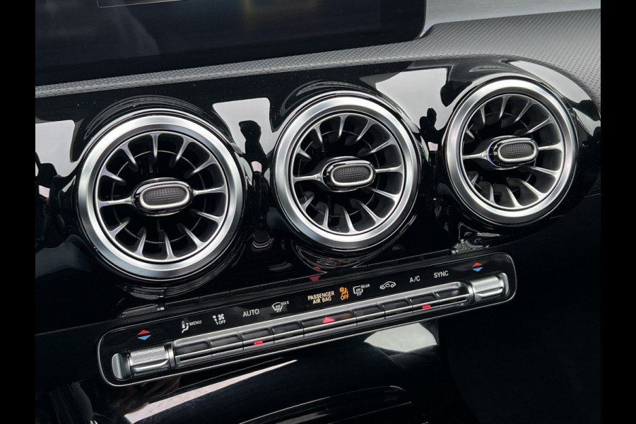 Mercedes-Benz A-Klasse 250 AMG-Line | Pano | LED Matrix | Night Pakket | Camera