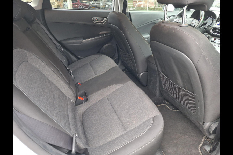 Hyundai Kona EV Fashion 64 kWh | SOH: nnb | 3 Fase | warmtepomp | HUD | Blindspot | Climate | Navi |