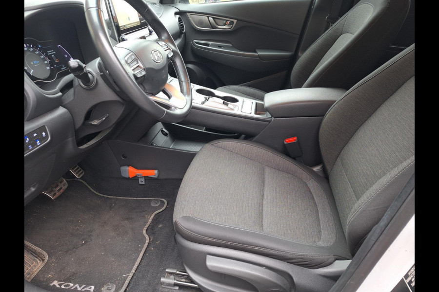 Hyundai Kona EV Fashion 64 kWh | SOH: nnb | 3 Fase | warmtepomp | HUD | Blindspot | Climate | Navi |