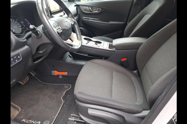 Hyundai Kona EV Fashion 64 kWh | SOH: nnb | 3 Fase | warmtepomp | HUD | Blindspot | Climate | Navi |
