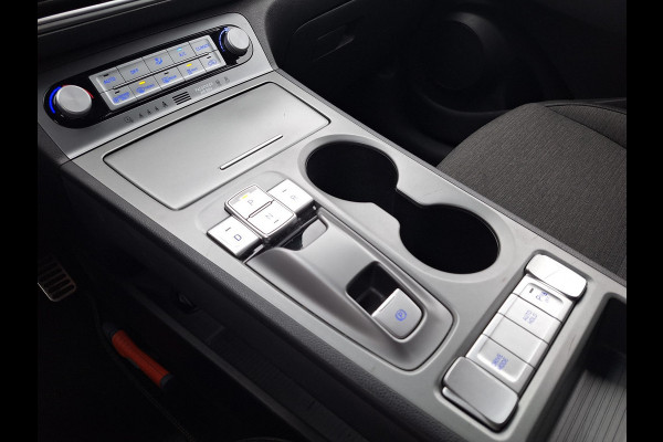 Hyundai Kona EV Fashion 64 kWh | SOH: nnb | 3 Fase | warmtepomp | HUD | Blindspot | Climate | Navi |