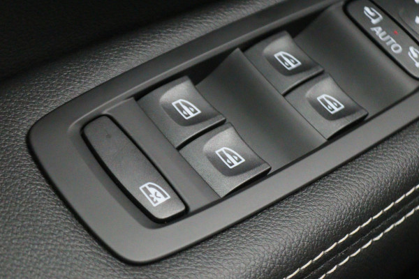 Renault Grand Scénic 1.3 TCe Equilibre 7p. Camera, Apple Carplay, Keyless, Trekhaak, LED, Climate