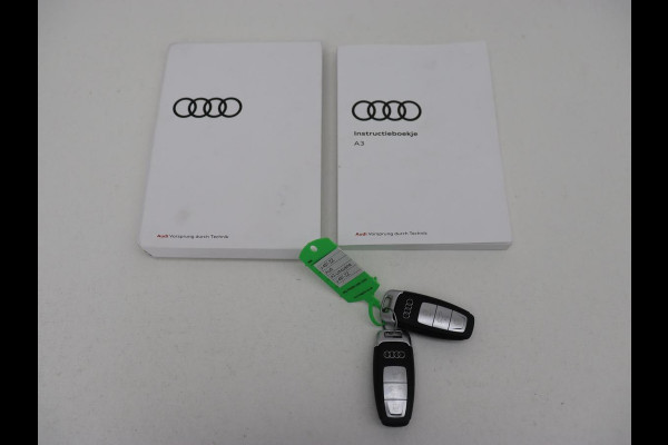 Audi A3 35 TFSI S edition | Carplay | Navigatie | Sportstoelen | Half leder | Full LED | Camera | Virtual Cockpit | 19'' | Climate control | Bluetooth | Cruise control | S Line