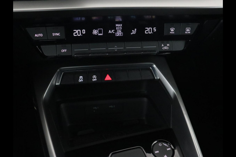 Audi A3 35 TFSI S edition | Carplay | Navigatie | Sportstoelen | Half leder | Full LED | Camera | Virtual Cockpit | 19'' | Climate control | Bluetooth | Cruise control | S Line