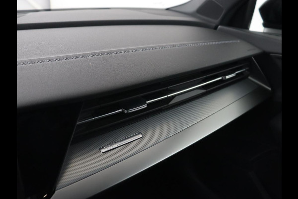 Audi A3 35 TFSI S edition | Carplay | Navigatie | Sportstoelen | Half leder | Full LED | Camera | Virtual Cockpit | 19'' | Climate control | Bluetooth | Cruise control | S Line