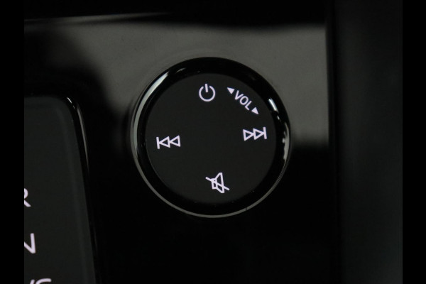 Audi A3 35 TFSI S edition | Carplay | Navigatie | Sportstoelen | Half leder | Full LED | Camera | Virtual Cockpit | 19'' | Climate control | Bluetooth | Cruise control | S Line