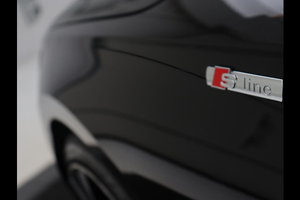 Audi A3 35 TFSI S edition | Carplay | Navigatie | Sportstoelen | Half leder | Full LED | Camera | Virtual Cockpit | 19'' | Climate control | Bluetooth | Cruise control | S Line