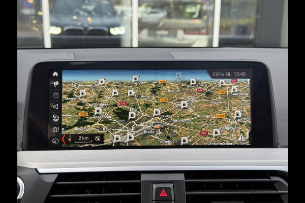 BMW X3 xDrive20i High Executive / Panoramadak / Adaptive LED / Camera / Navigatiesysteem Professional /  Trekhaak / Sportstoel / HiFi Luidsprekersysteem / Stoelverwarming / 20" velgen / Dakreling