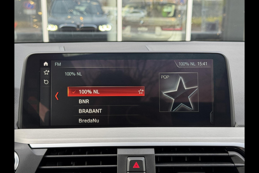 BMW X3 xDrive20i High Executive / Panoramadak / Adaptive LED / Camera / Navigatiesysteem Professional /  Trekhaak / Sportstoel / HiFi Luidsprekersysteem / Stoelverwarming / 20" velgen / Dakreling