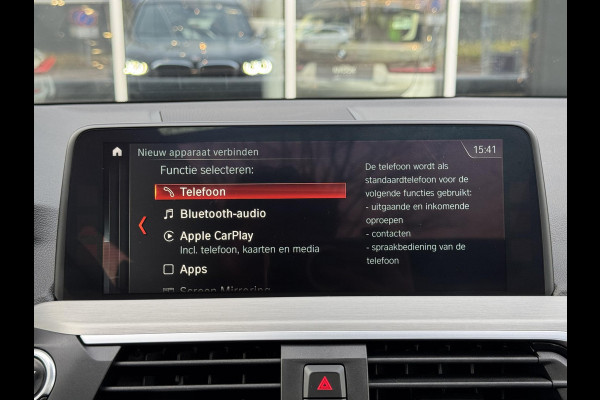BMW X3 xDrive20i High Executive / Panoramadak / Adaptive LED / Camera / Navigatiesysteem Professional /  Trekhaak / Sportstoel / HiFi Luidsprekersysteem / Stoelverwarming / 20" velgen / Dakreling