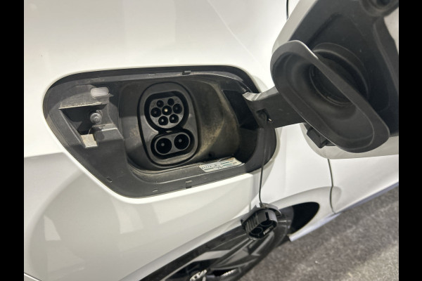 Volkswagen ID.3 First Plus 58 kWh Parkeersensoen | Zwart dak