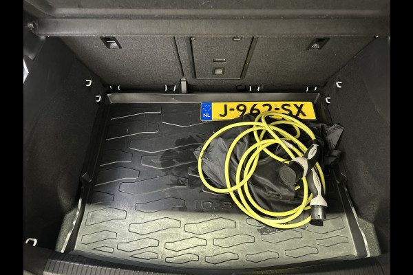 Volkswagen ID.3 First Plus 58 kWh Parkeersensoen | Zwart dak