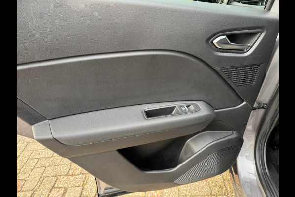 Renault Captur 1.6 E-Tech plug-in hybrid 160 SL Rive Gauche Pano / Groot navi / Adapt. Cruise / Stuurwiel verw.