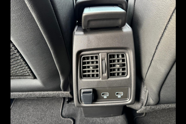 Renault Captur 1.6 E-Tech plug-in hybrid 160 SL Rive Gauche Pano / Groot navi / Adapt. Cruise / Stuurwiel verw.