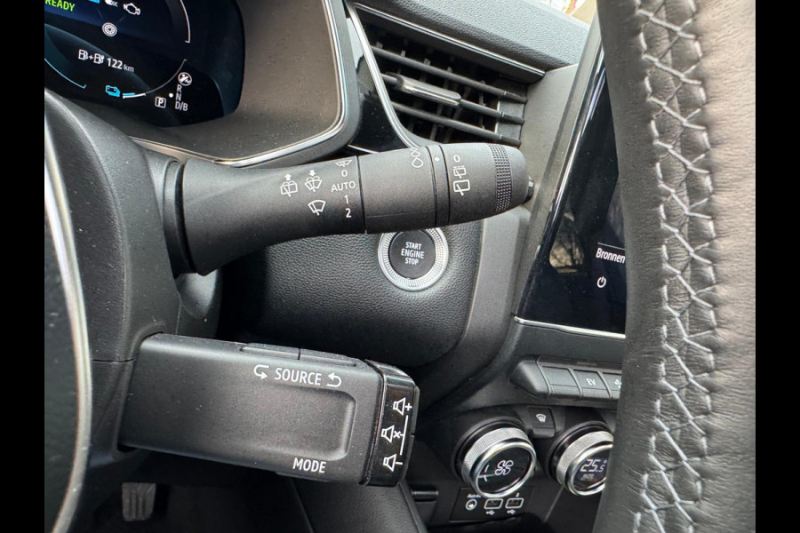 Renault Captur 1.6 E-Tech plug-in hybrid 160 SL Rive Gauche Pano / Groot navi / Adapt. Cruise / Stuurwiel verw.