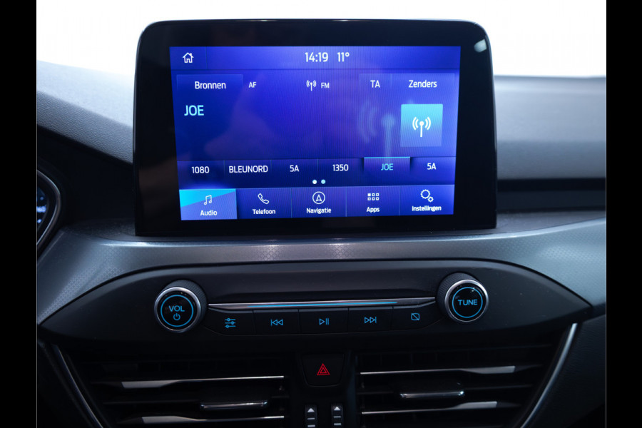 Ford FOCUS Wagon 1.0 EcoBoost Hybrid Active Buss. | Trekhaak | Stoel-, Stuur- & voorruitverw. | Cruise | All season banden, Navigatie, Parkeersensoren voor en achter