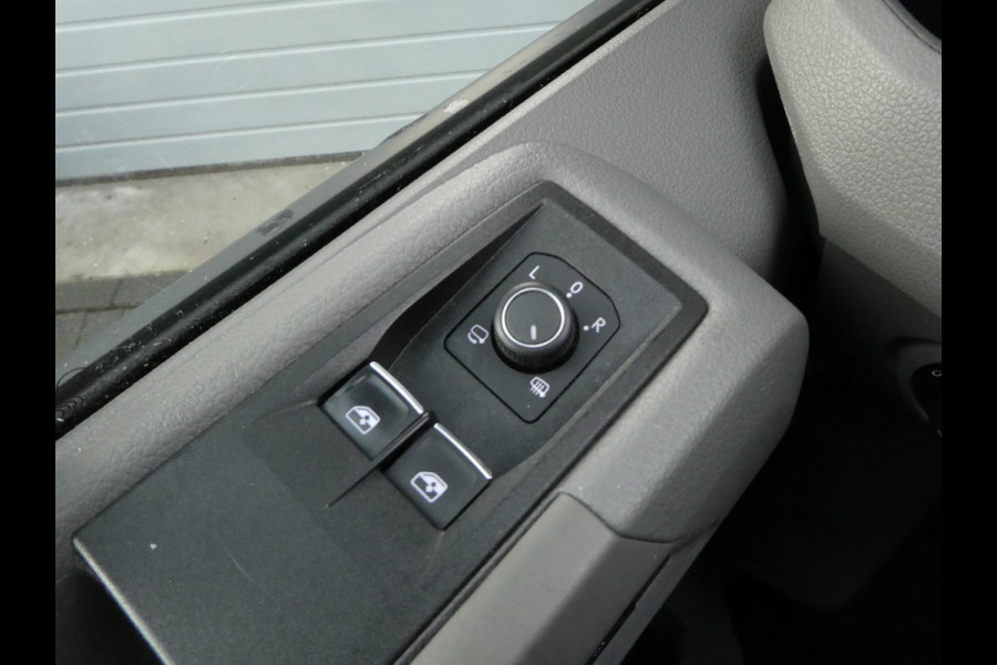 Volkswagen Crafter 2.0 TDI 140 pk L3H2 Highline airco navigatie camera