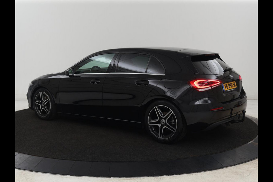 Mercedes-Benz A-Klasse 180d Launch Edition | Stoelverwarming | Trekhaak | AMG Line | Camera | Navigatie | Widescreen | Half leder | Park Assist | Climate control | Cruise control