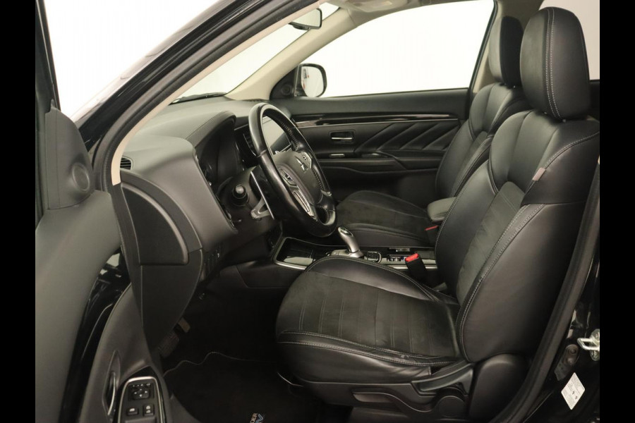 Mitsubishi Outlander 2.4 PHEV Pure+ | Trekhaak | Carplay | Leder/Alcantara | Camera | Keyless | Full LED | Climate control | Cruise control | Plug In