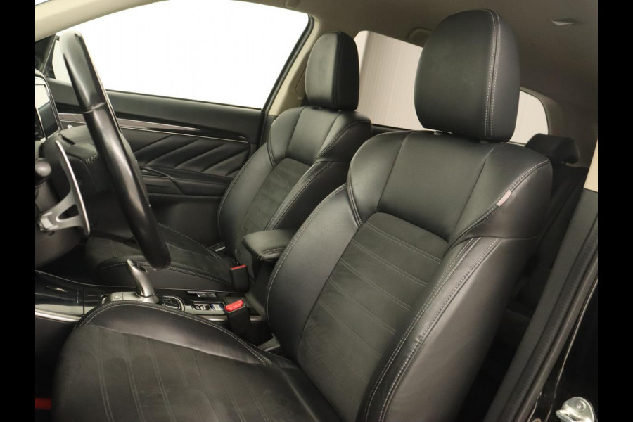 Mitsubishi Outlander 2.4 PHEV Pure+ | Trekhaak | Carplay | Leder/Alcantara | Camera | Keyless | Full LED | Climate control | Cruise control | Plug In