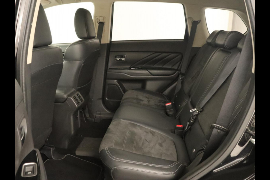 Mitsubishi Outlander 2.4 PHEV Pure+ | Trekhaak | Carplay | Leder/Alcantara | Camera | Keyless | Full LED | Climate control | Cruise control | Plug In