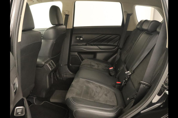 Mitsubishi Outlander 2.4 PHEV Pure+ | Trekhaak | Carplay | Leder/Alcantara | Camera | Keyless | Full LED | Climate control | Cruise control | Plug In