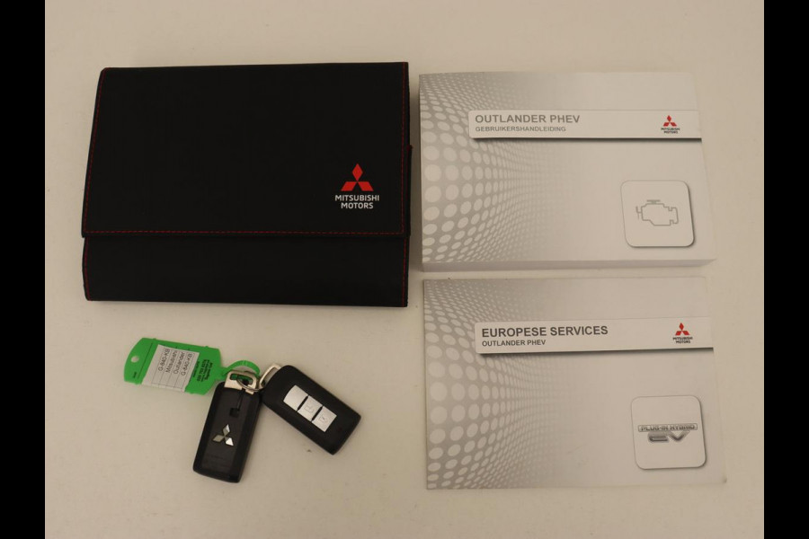 Mitsubishi Outlander 2.4 PHEV Pure+ | Trekhaak | Carplay | Leder/Alcantara | Camera | Keyless | Full LED | Climate control | Cruise control | Plug In