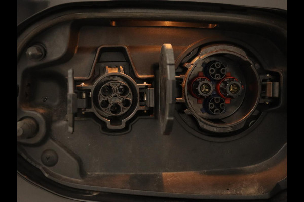 Mitsubishi Outlander 2.4 PHEV Pure+ | Trekhaak | Carplay | Leder/Alcantara | Camera | Keyless | Full LED | Climate control | Cruise control | Plug In