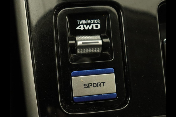 Mitsubishi Outlander 2.4 PHEV Pure+ | Trekhaak | Carplay | Leder/Alcantara | Camera | Keyless | Full LED | Climate control | Cruise control | Plug In