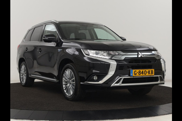 Mitsubishi Outlander 2.4 PHEV Pure+ | Trekhaak | Carplay | Leder/Alcantara | Camera | Keyless | Full LED | Climate control | Cruise control | Plug In