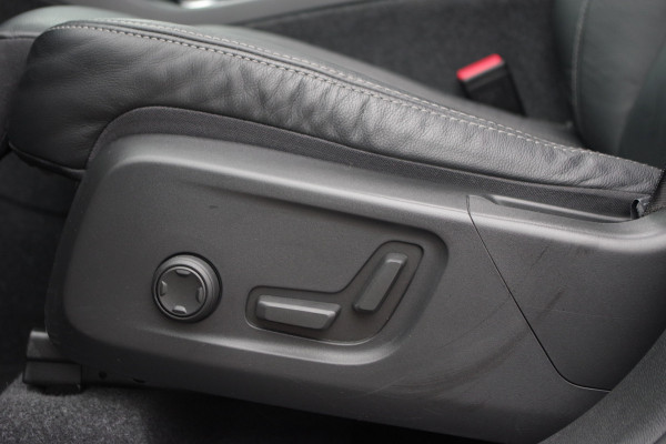 Volvo XC40 1.5 T5 262 PK Plug-in hybrid Ultimate Dark, Panoramadak, Leder, Harman/Kardon Sound, 360 Camera, Leder